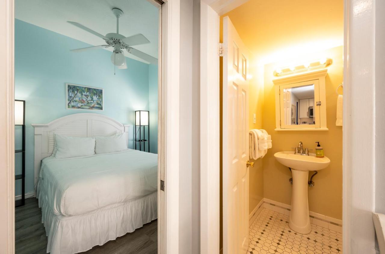 Crawl To Duval W/ Hot Tub Villa คีย์เวสต์ ภายนอก รูปภาพ