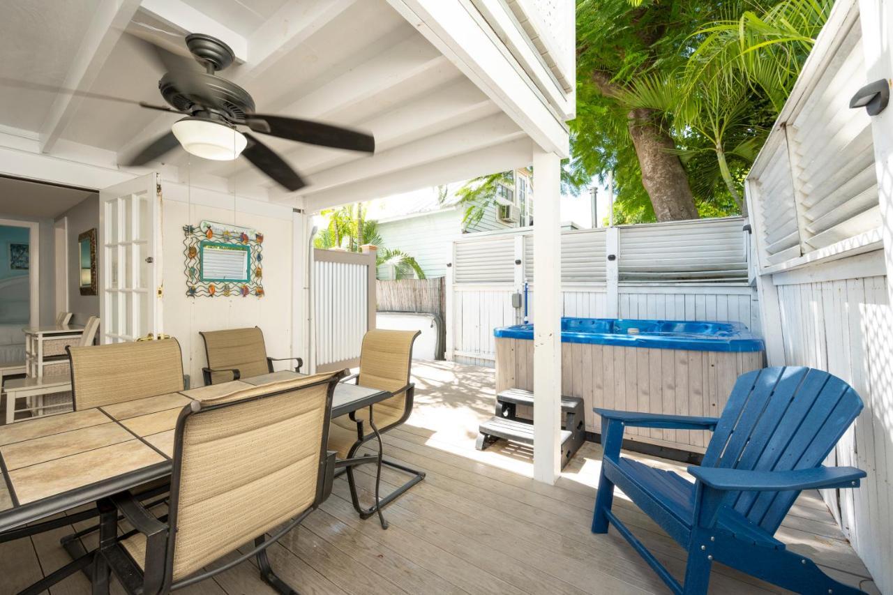 Crawl To Duval W/ Hot Tub Villa คีย์เวสต์ ภายนอก รูปภาพ