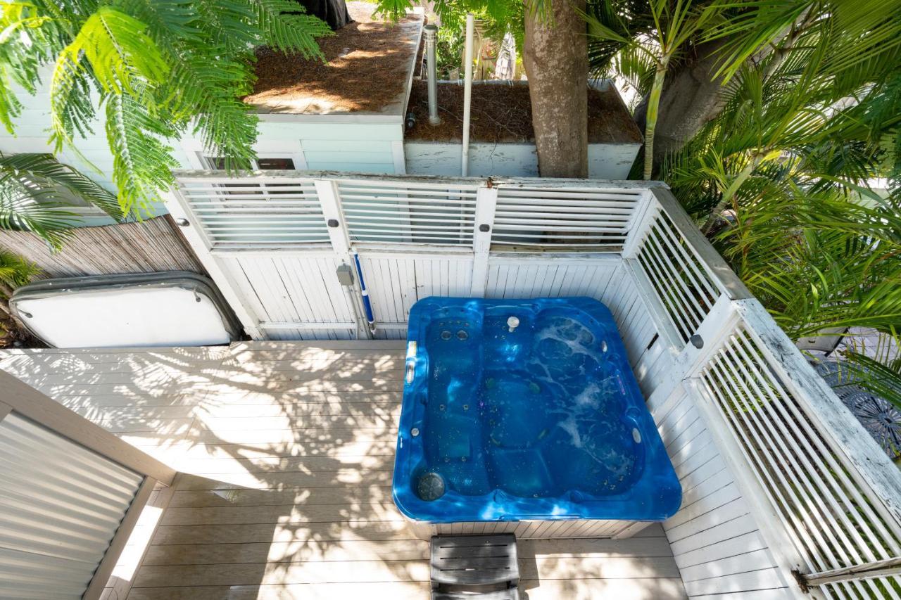 Crawl To Duval W/ Hot Tub Villa คีย์เวสต์ ภายนอก รูปภาพ