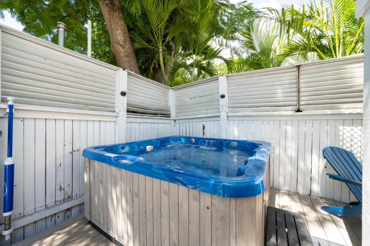 Crawl To Duval W/ Hot Tub Villa คีย์เวสต์ ภายนอก รูปภาพ