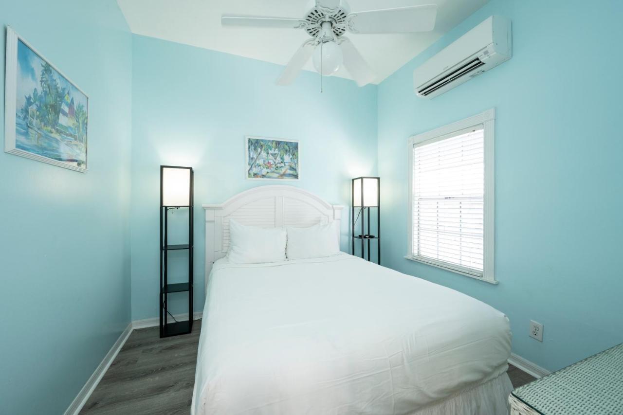 Crawl To Duval W/ Hot Tub Villa คีย์เวสต์ ภายนอก รูปภาพ