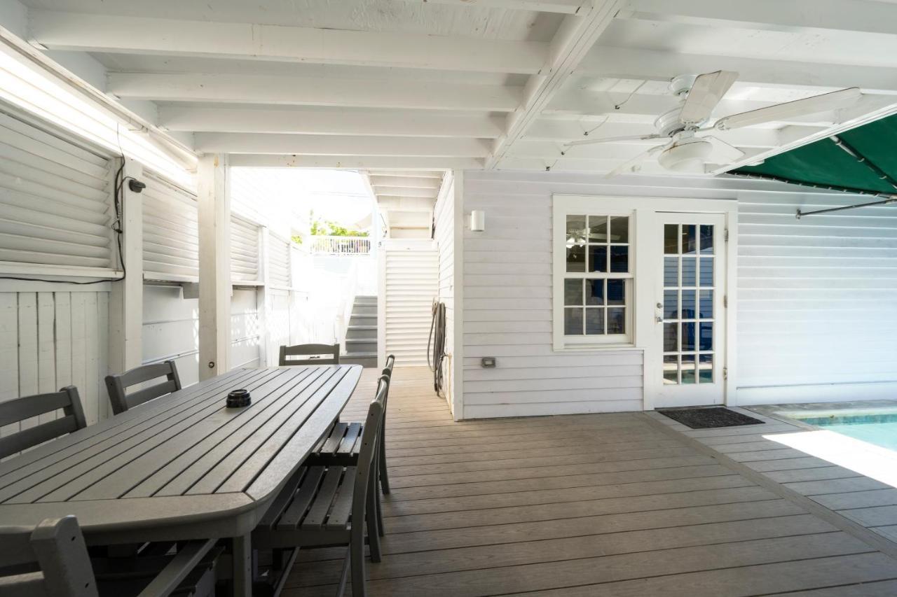 Crawl To Duval W/ Hot Tub Villa คีย์เวสต์ ภายนอก รูปภาพ