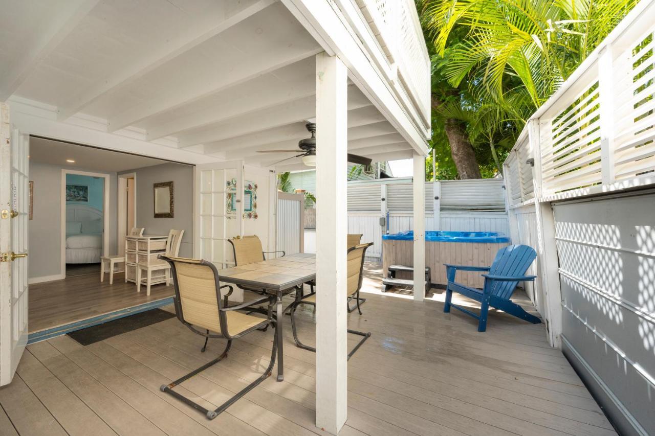 Crawl To Duval W/ Hot Tub Villa คีย์เวสต์ ภายนอก รูปภาพ