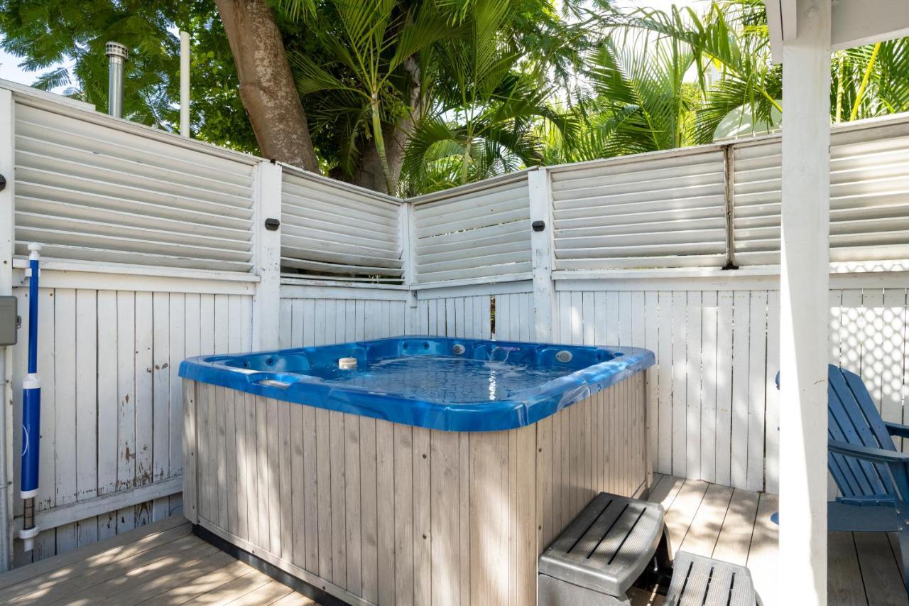 Crawl To Duval W/ Hot Tub Villa คีย์เวสต์ ภายนอก รูปภาพ